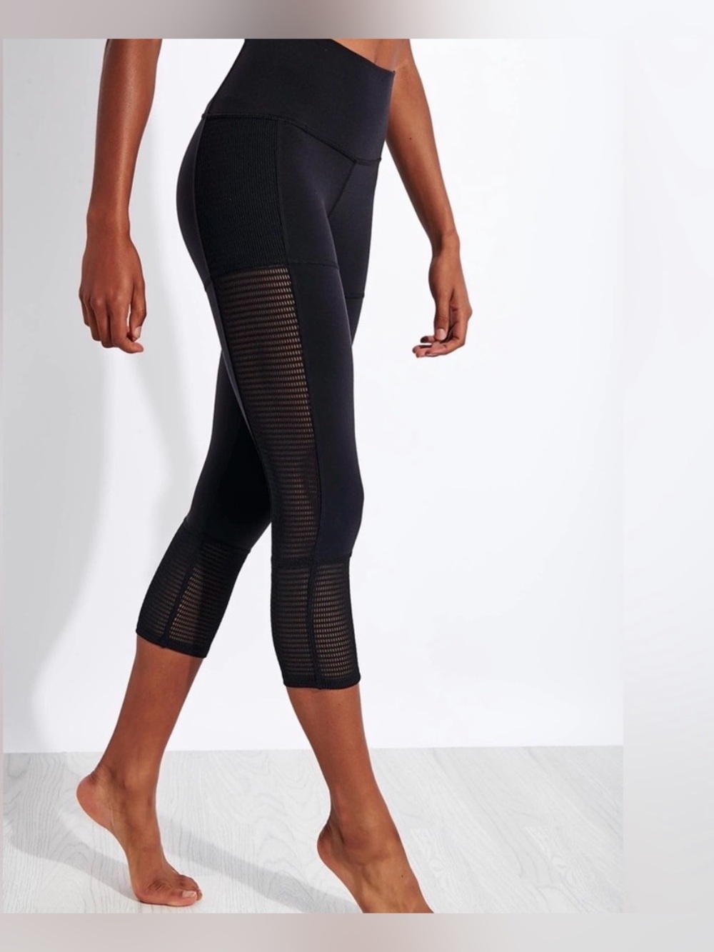 ALO Yoga Black Off the grid Capris